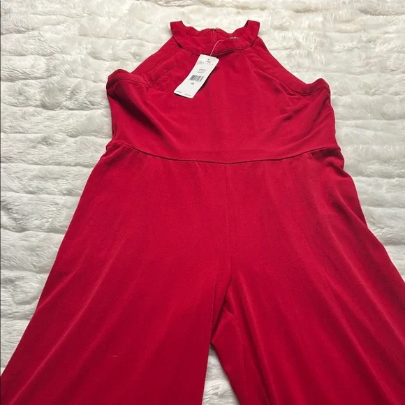 Elegant Red Sleeveless Jumpsuit - Picture 2 of 4